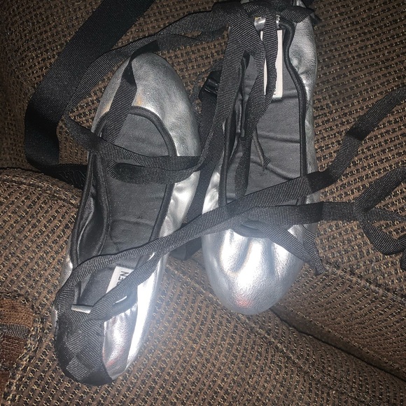Steve Madden wrap around ballerina shoes - Picture 2 of 5